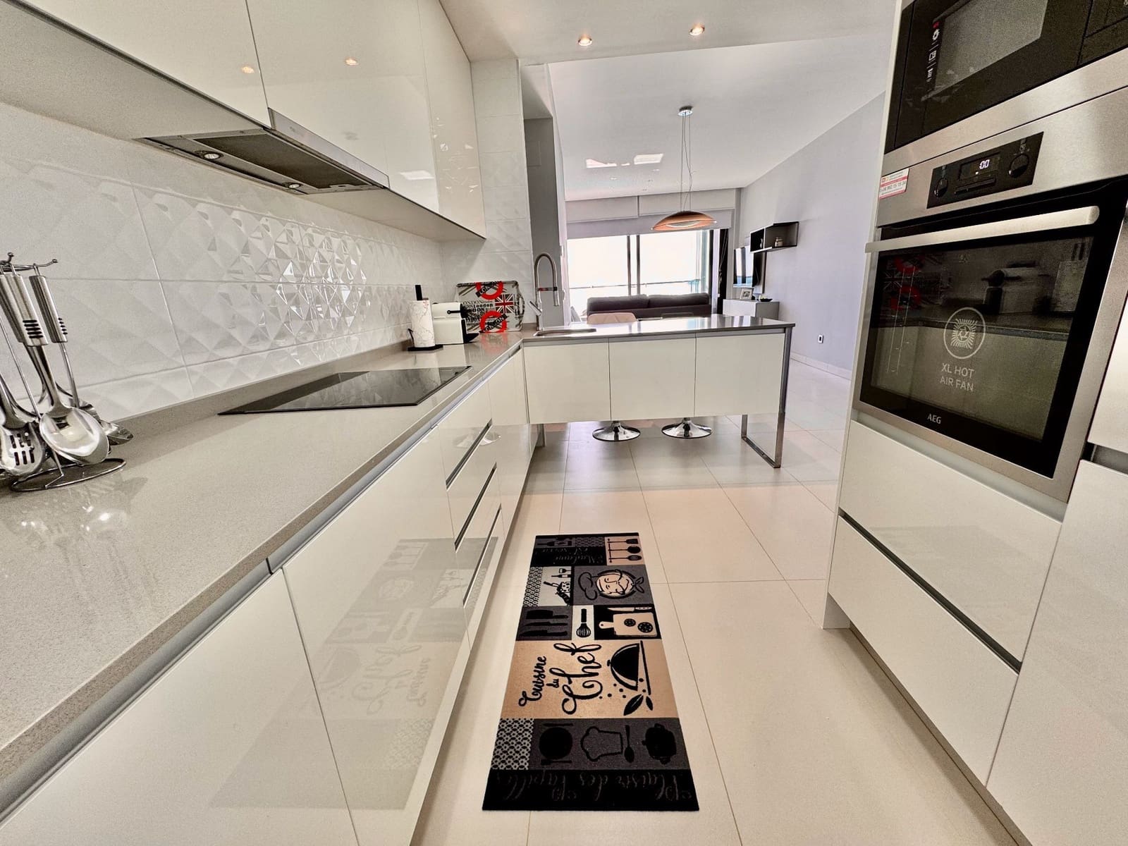 2 quarto Apartamento para arrendar em Benidorm com piscina garagem - 2 000 € (Ref: 8195066)