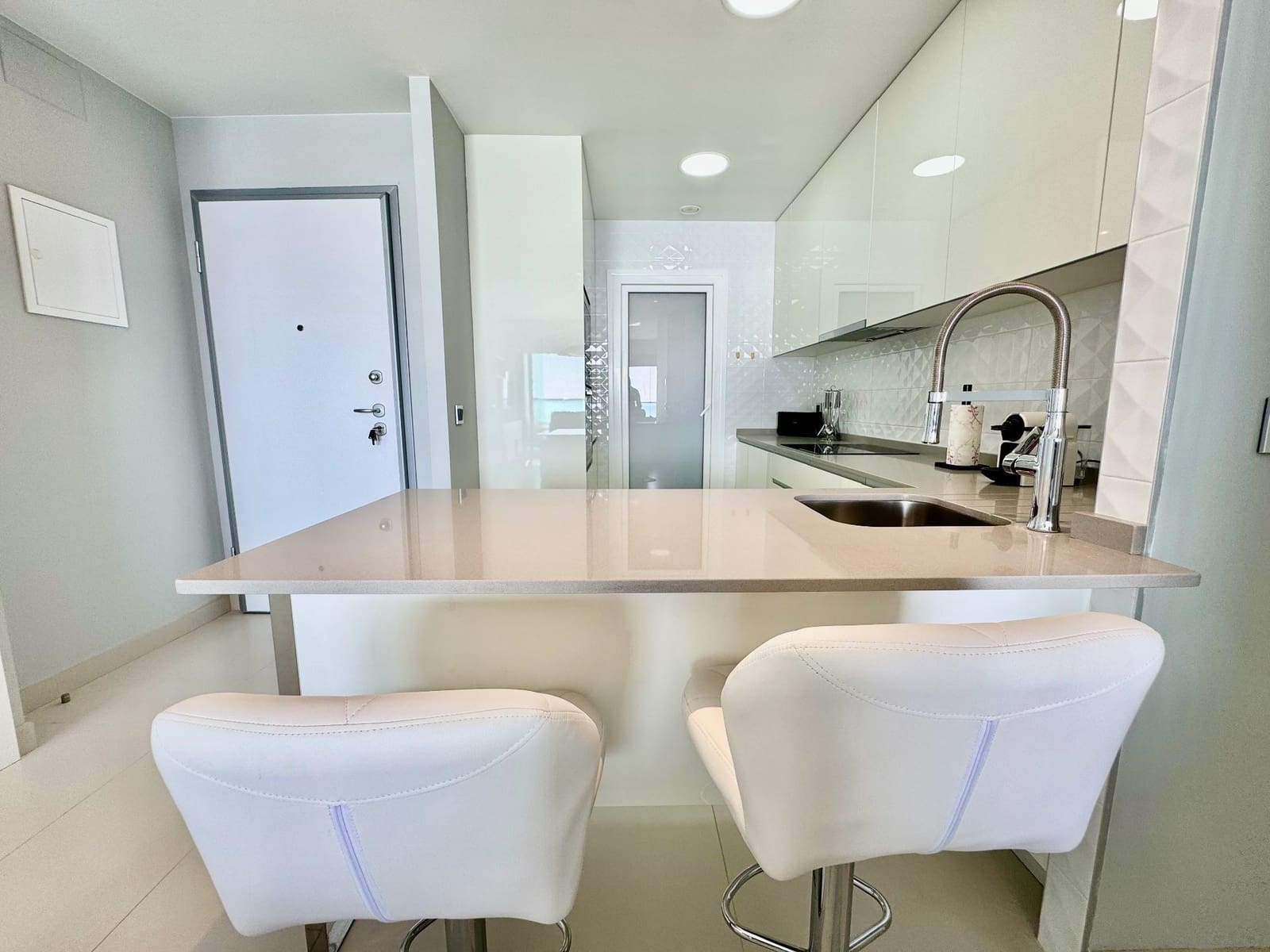 2 quarto Apartamento para arrendar em Benidorm com piscina garagem - 2 000 € (Ref: 8195066)