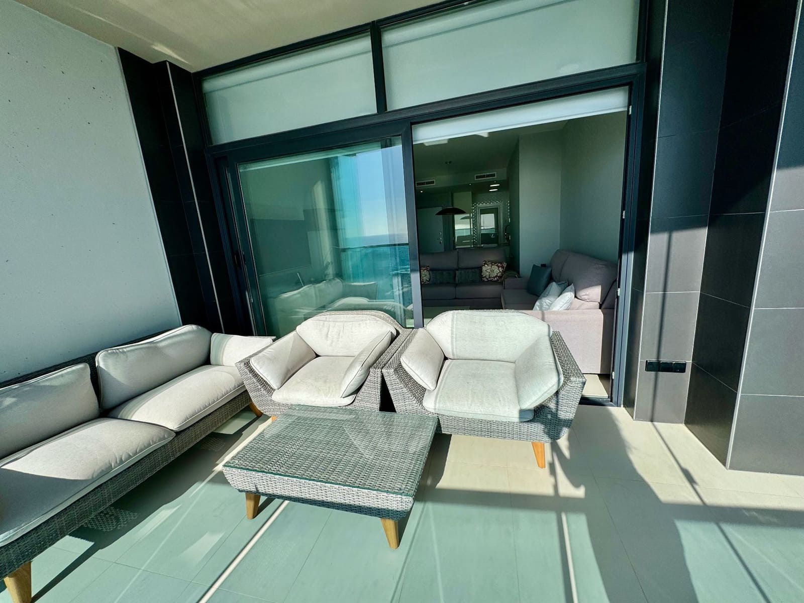 2 quarto Apartamento para arrendar em Benidorm com piscina garagem - 2 000 € (Ref: 8195066)