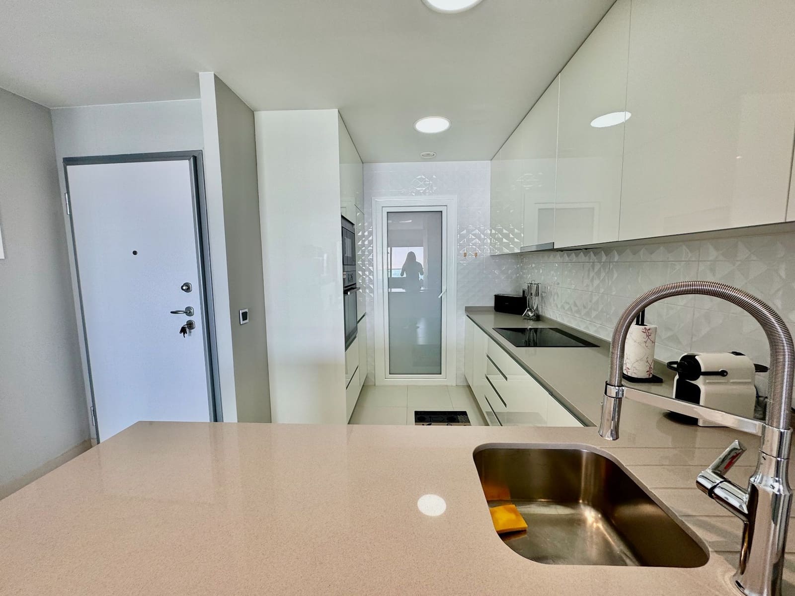 2 quarto Apartamento para arrendar em Benidorm com piscina garagem - 2 000 € (Ref: 8195066)