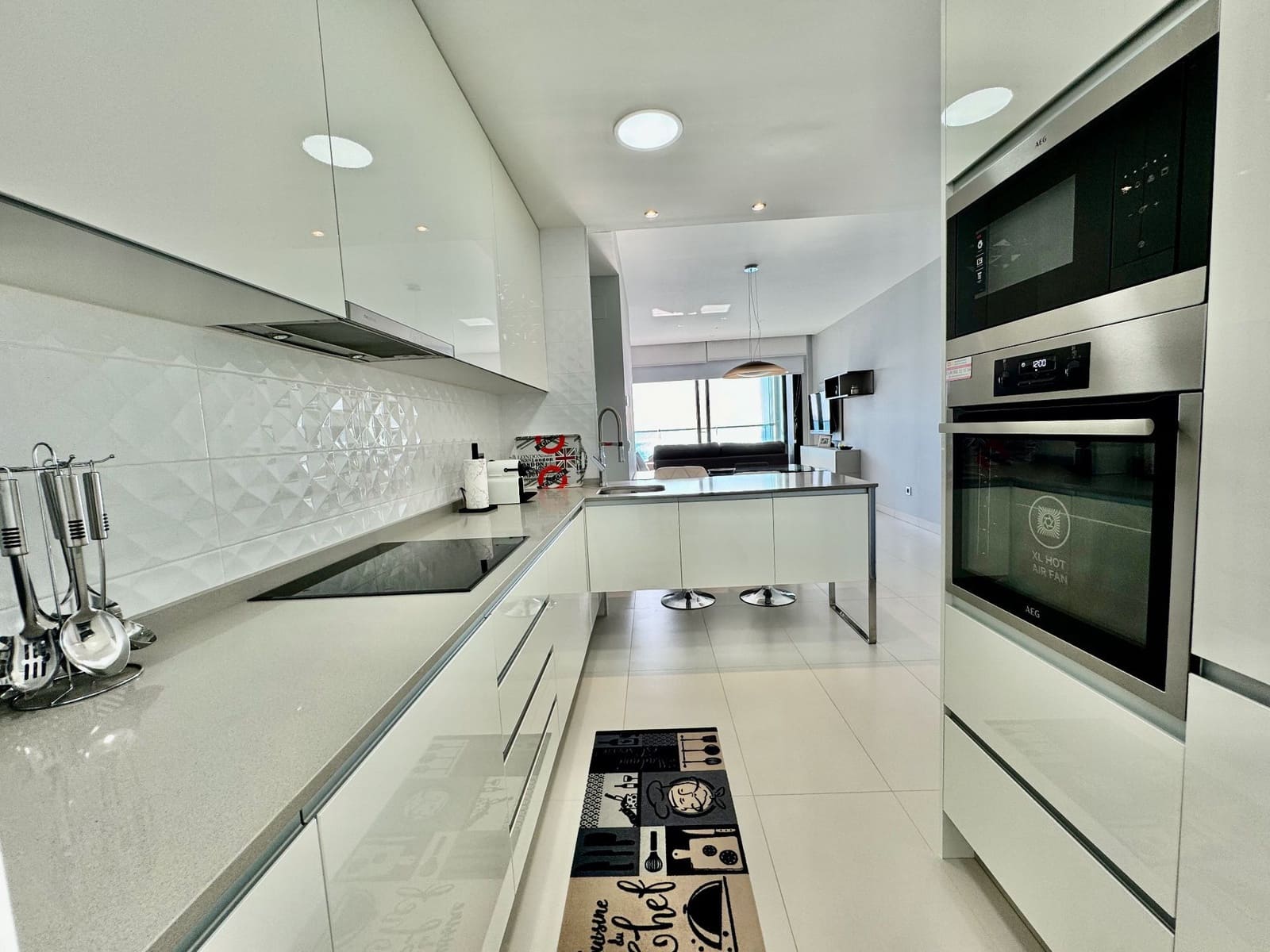 2 quarto Apartamento para arrendar em Benidorm com piscina garagem - 2 000 € (Ref: 8195066)
