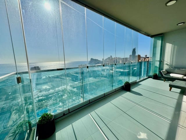 Apartamento de 2 habitaciones en Benidorm en alquiler con piscina garaje - 2.000 € (Ref: 8195066)