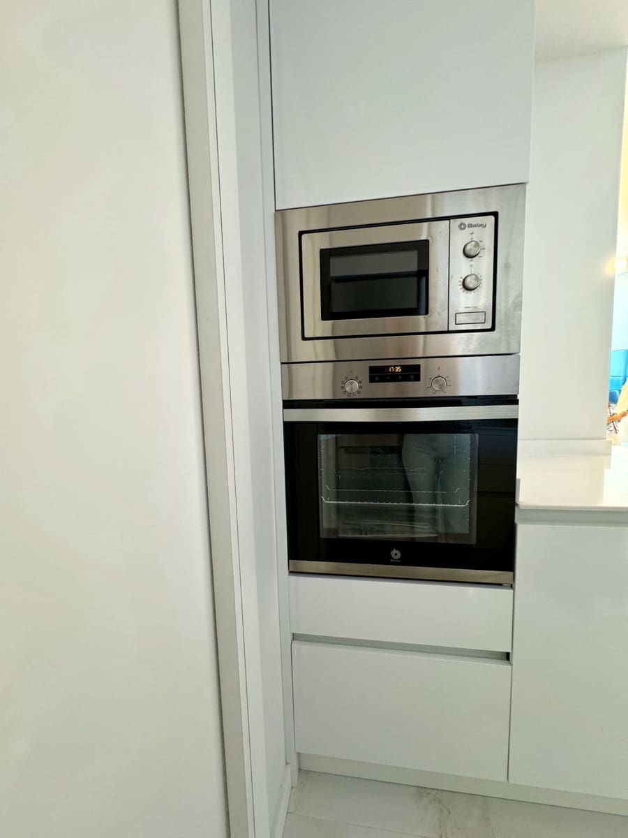 2 Zimmer Apartment zu verkaufen in Benidorm mit Pool Garage - 540.000 € (Ref: 8339455)