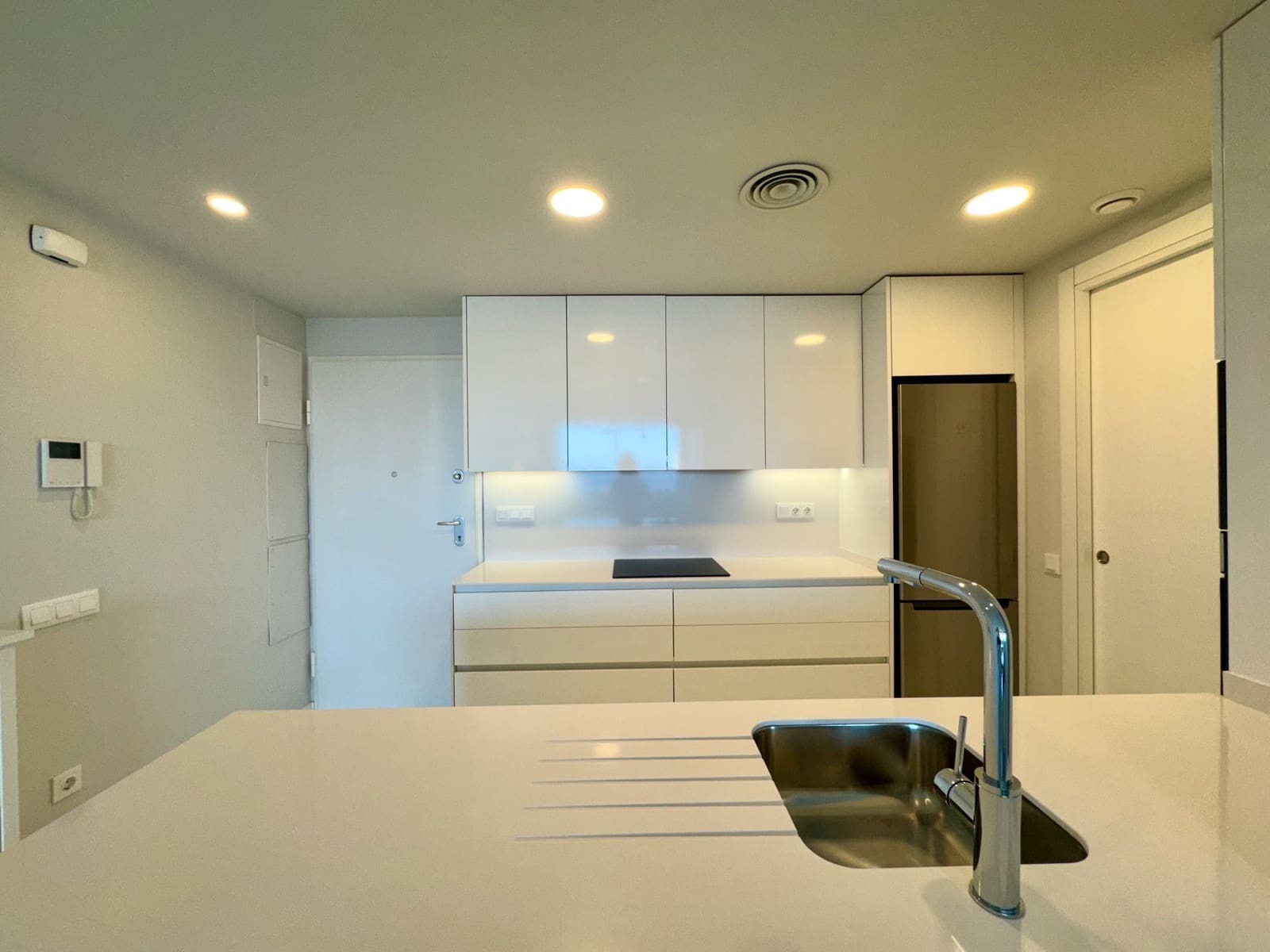 2 Zimmer Apartment zu verkaufen in Benidorm mit Pool Garage - 540.000 € (Ref: 8339455)