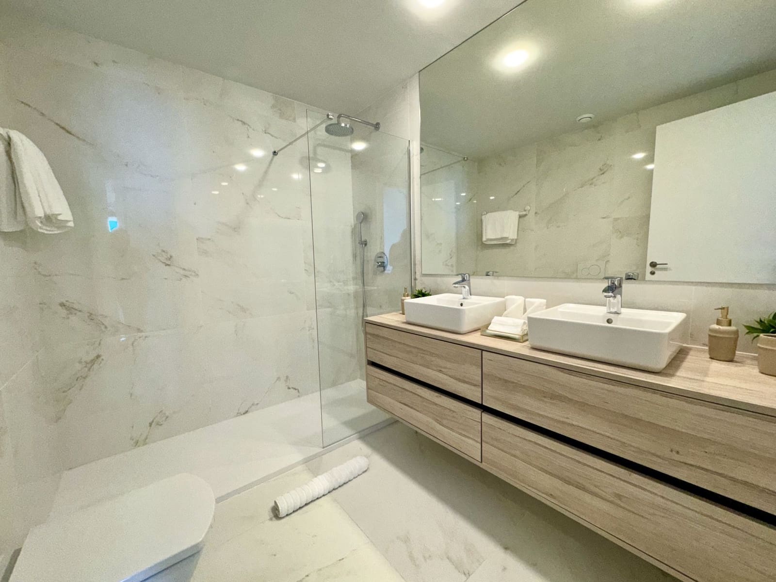 2 Zimmer Apartment zu verkaufen in Benidorm mit Pool Garage - 540.000 € (Ref: 8339455)