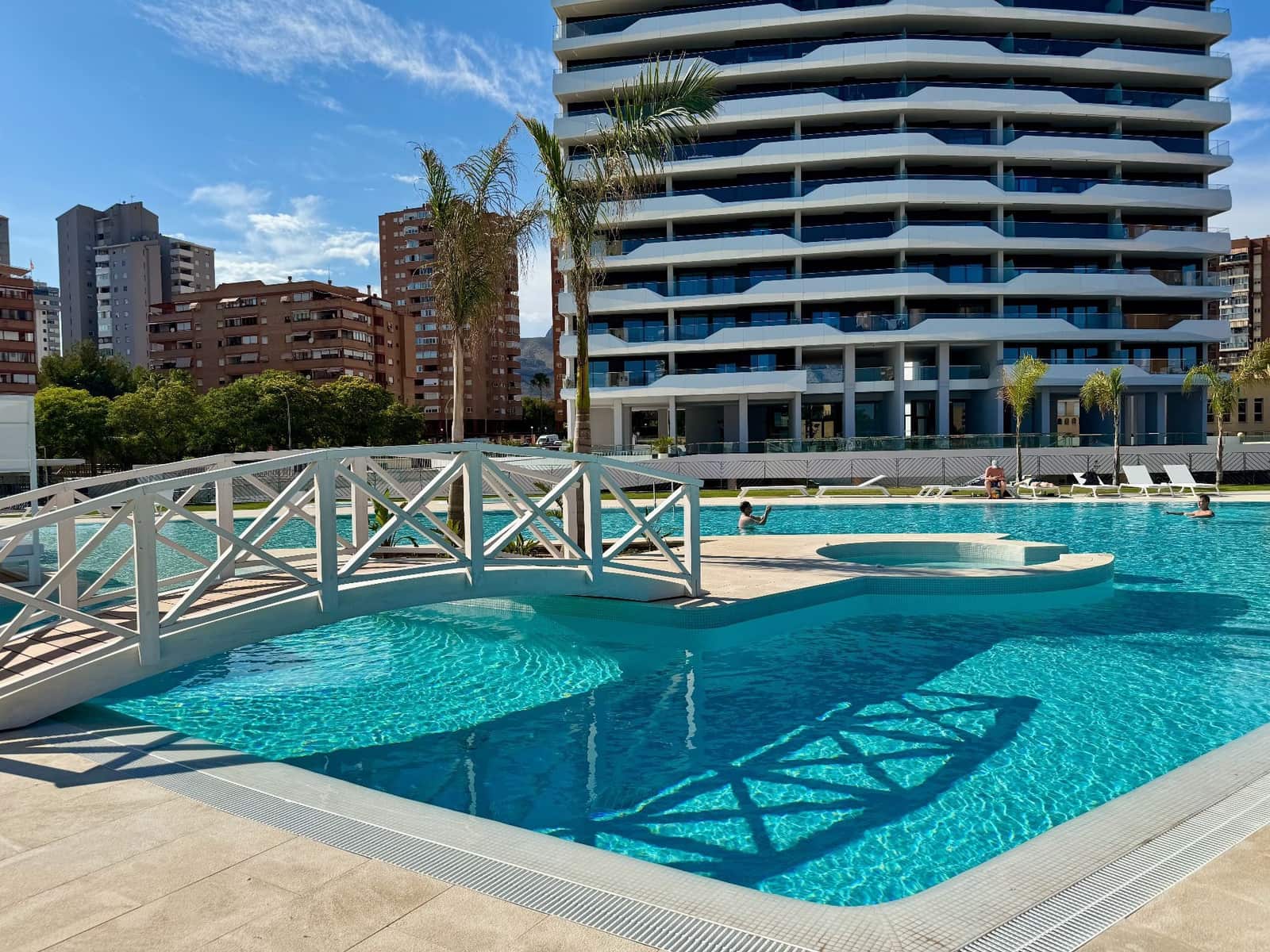 2 Zimmer Apartment zu verkaufen in Benidorm mit Pool Garage - 540.000 € (Ref: 8339455)