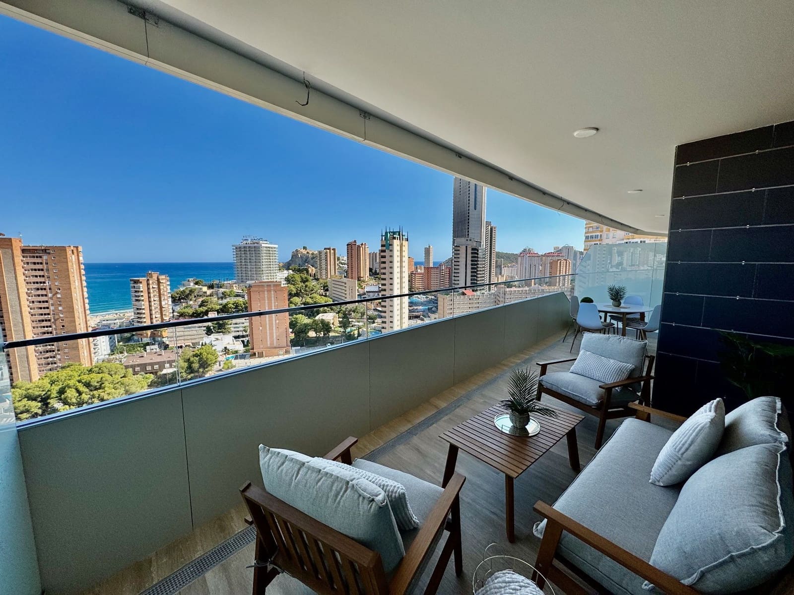 2 Zimmer Apartment zu verkaufen in Benidorm mit Pool Garage - 540.000 € (Ref: 8339455)