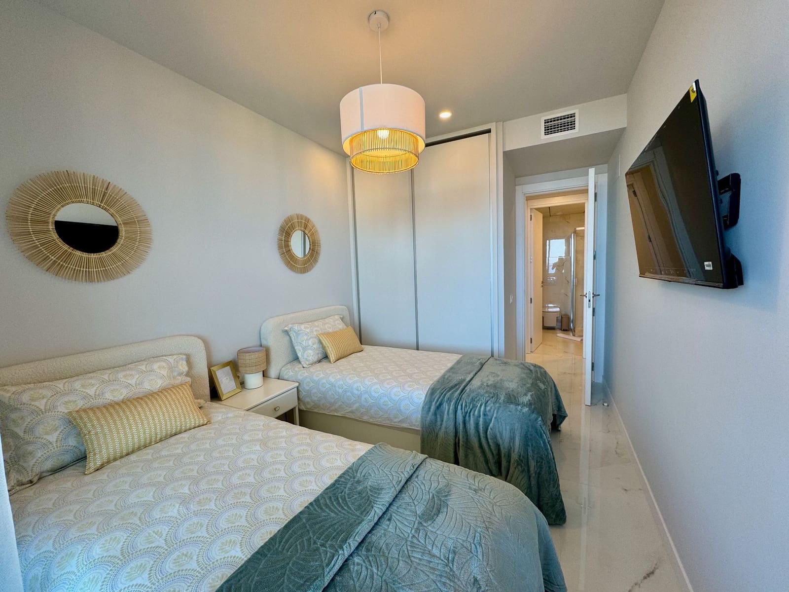 2 Zimmer Apartment zu verkaufen in Benidorm mit Pool Garage - 540.000 € (Ref: 8339455)