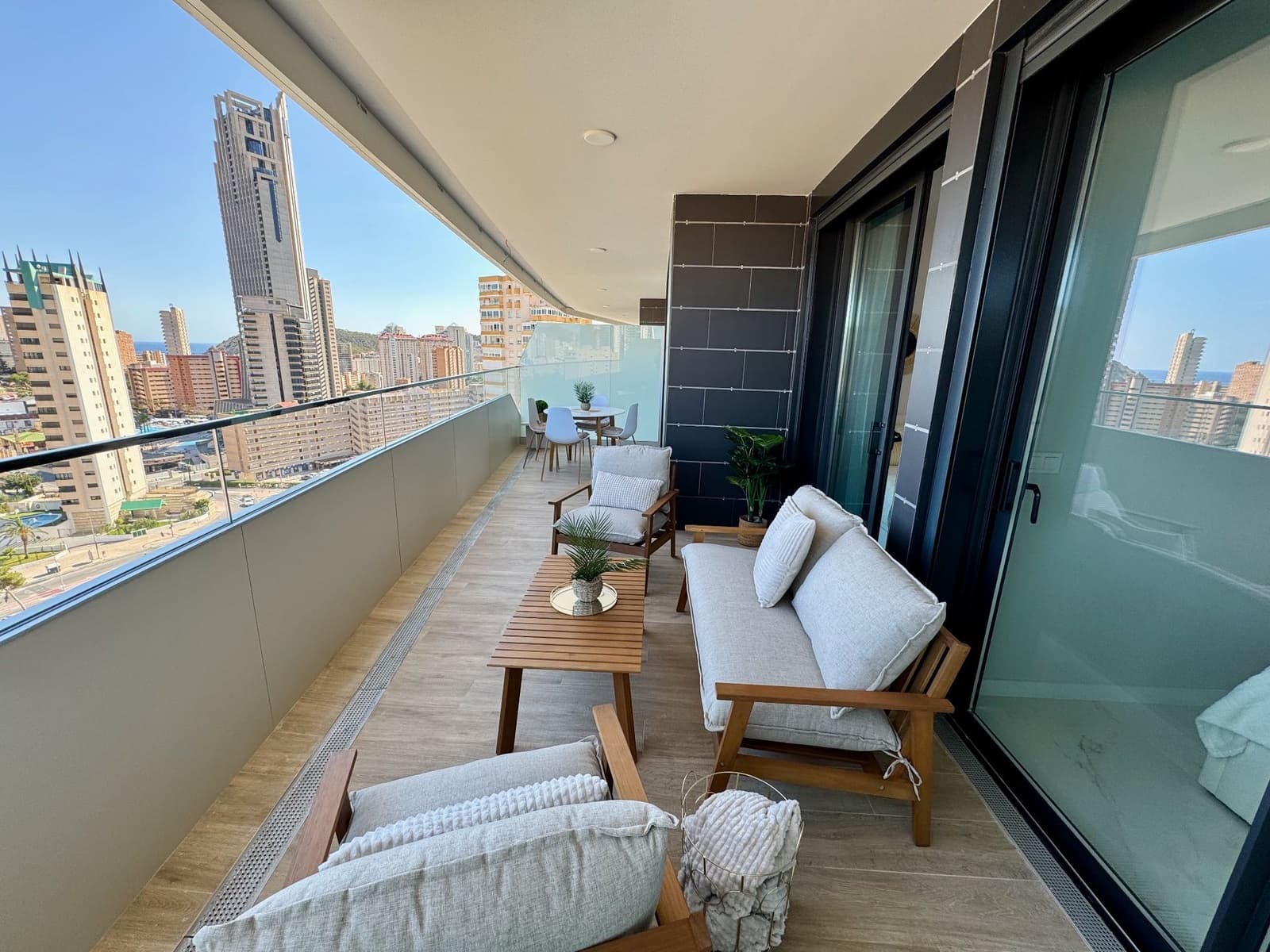 2 Zimmer Apartment zu verkaufen in Benidorm mit Pool Garage - 540.000 € (Ref: 8339455)