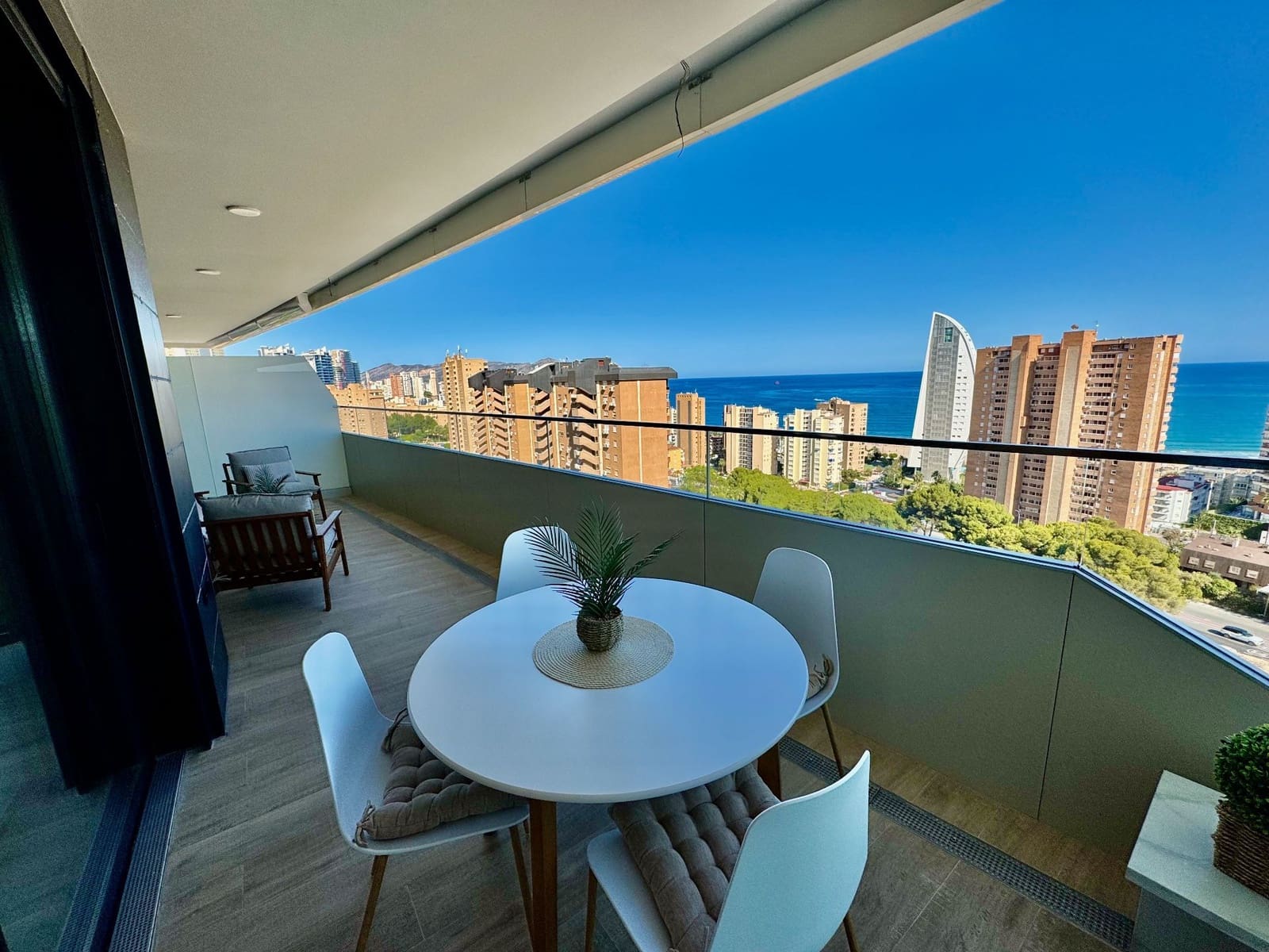 2 Zimmer Apartment zu verkaufen in Benidorm mit Pool Garage - 540.000 € (Ref: 8339455)