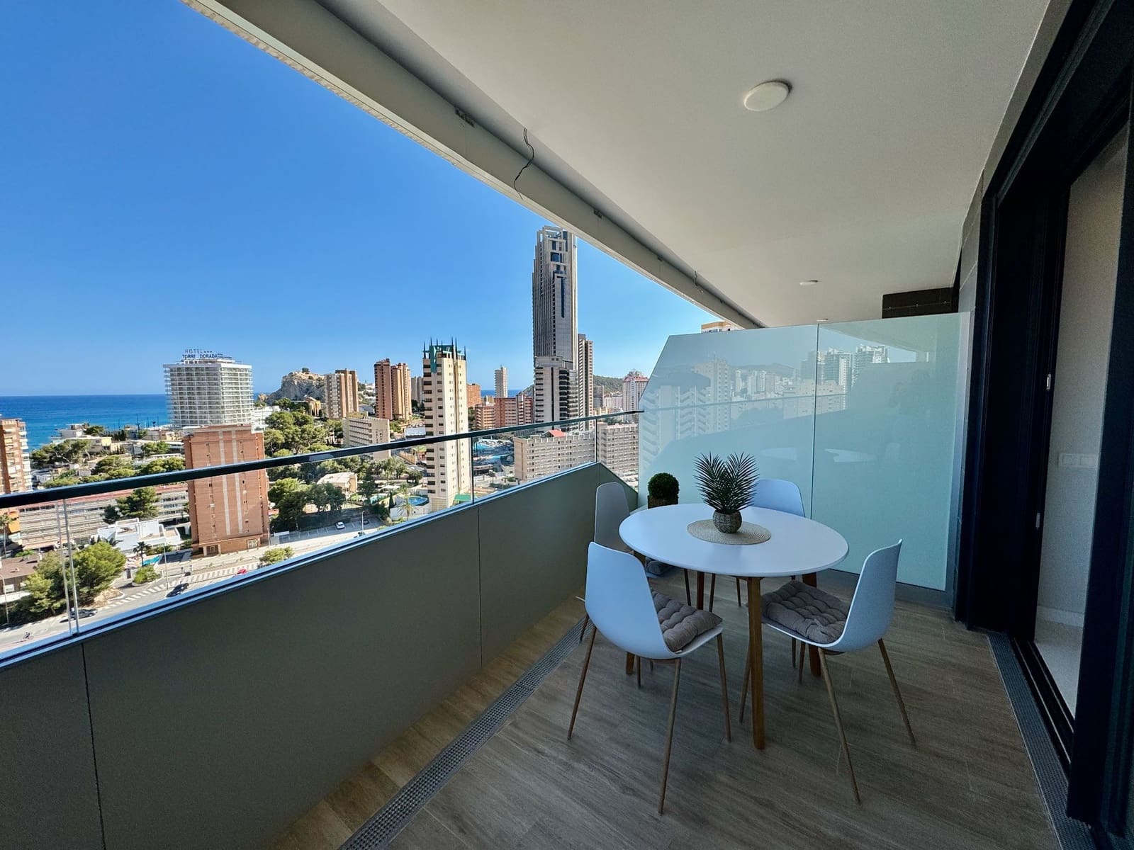 2 Zimmer Apartment zu verkaufen in Benidorm mit Pool Garage - 540.000 € (Ref: 8339455)