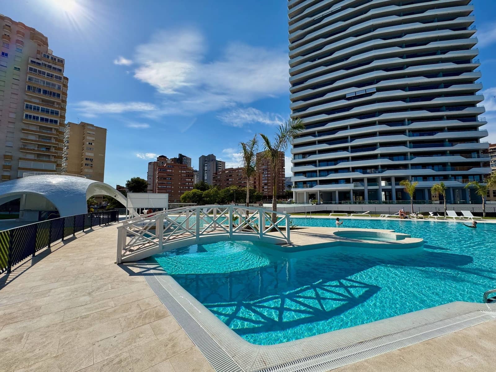 2 Zimmer Apartment zu verkaufen in Benidorm mit Pool Garage - 540.000 € (Ref: 8339455)