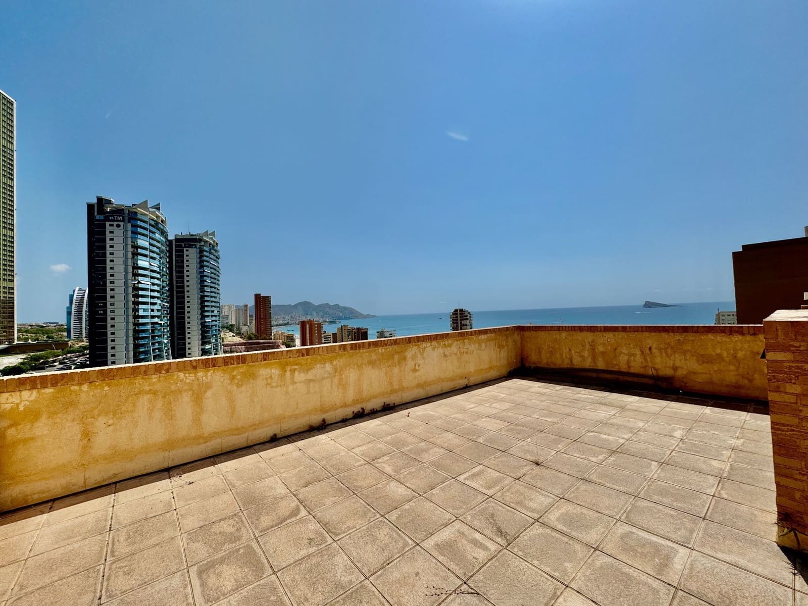 3 sypialnia Penthouse na sprzedaż w Benidorm z basenem garażem - 955 000 € (Ref: 8510002)