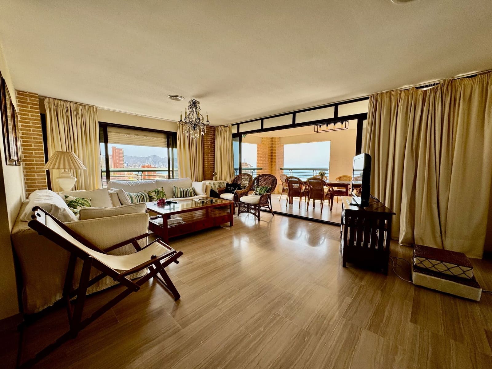 3 sypialnia Penthouse na sprzedaż w Benidorm z basenem garażem - 955 000 € (Ref: 8510002)