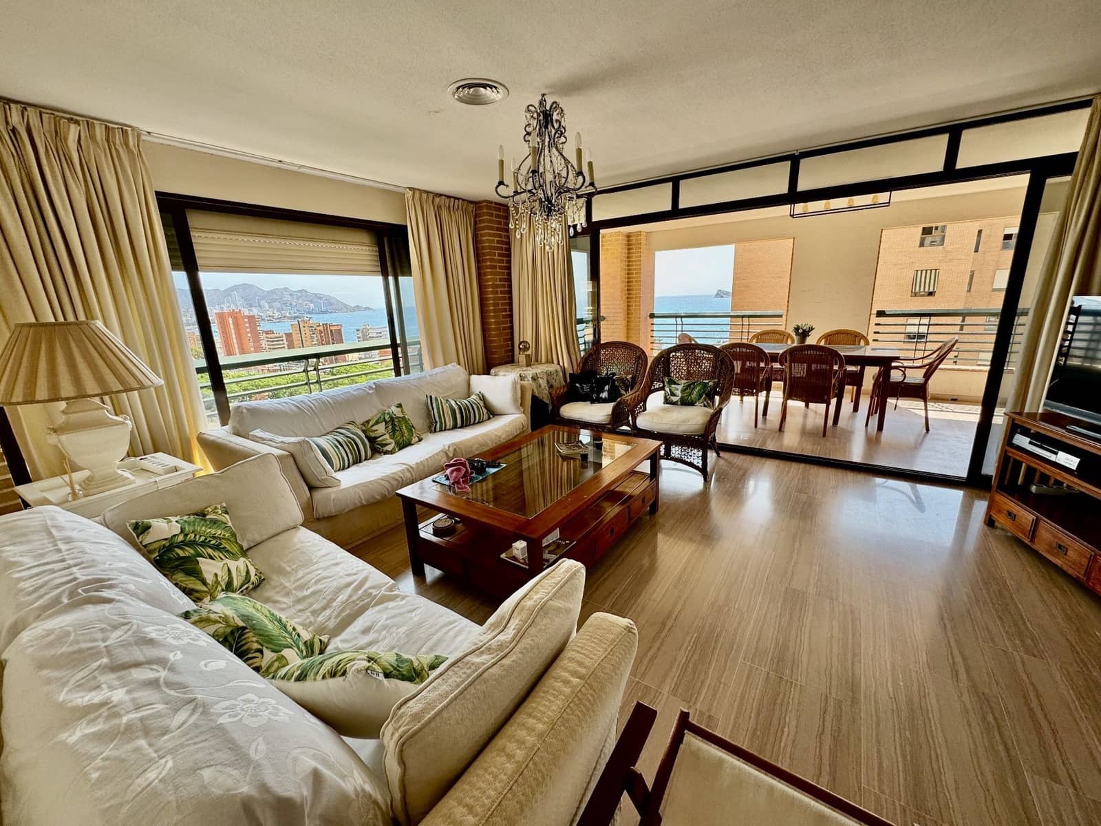 3 sypialnia Penthouse na sprzedaż w Benidorm z basenem garażem - 955 000 € (Ref: 8510002)