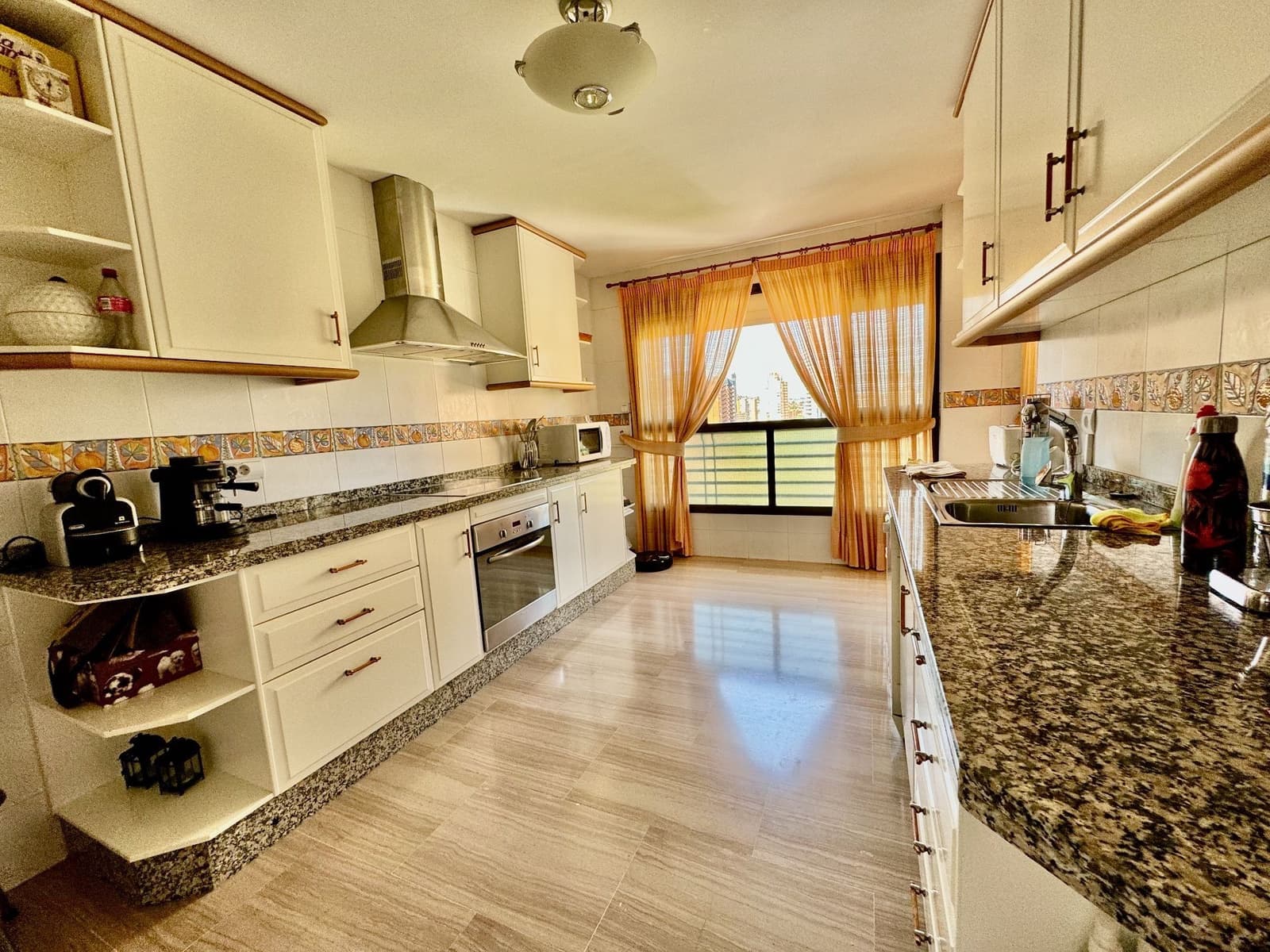 3 sypialnia Penthouse na sprzedaż w Benidorm z basenem garażem - 955 000 € (Ref: 8510002)