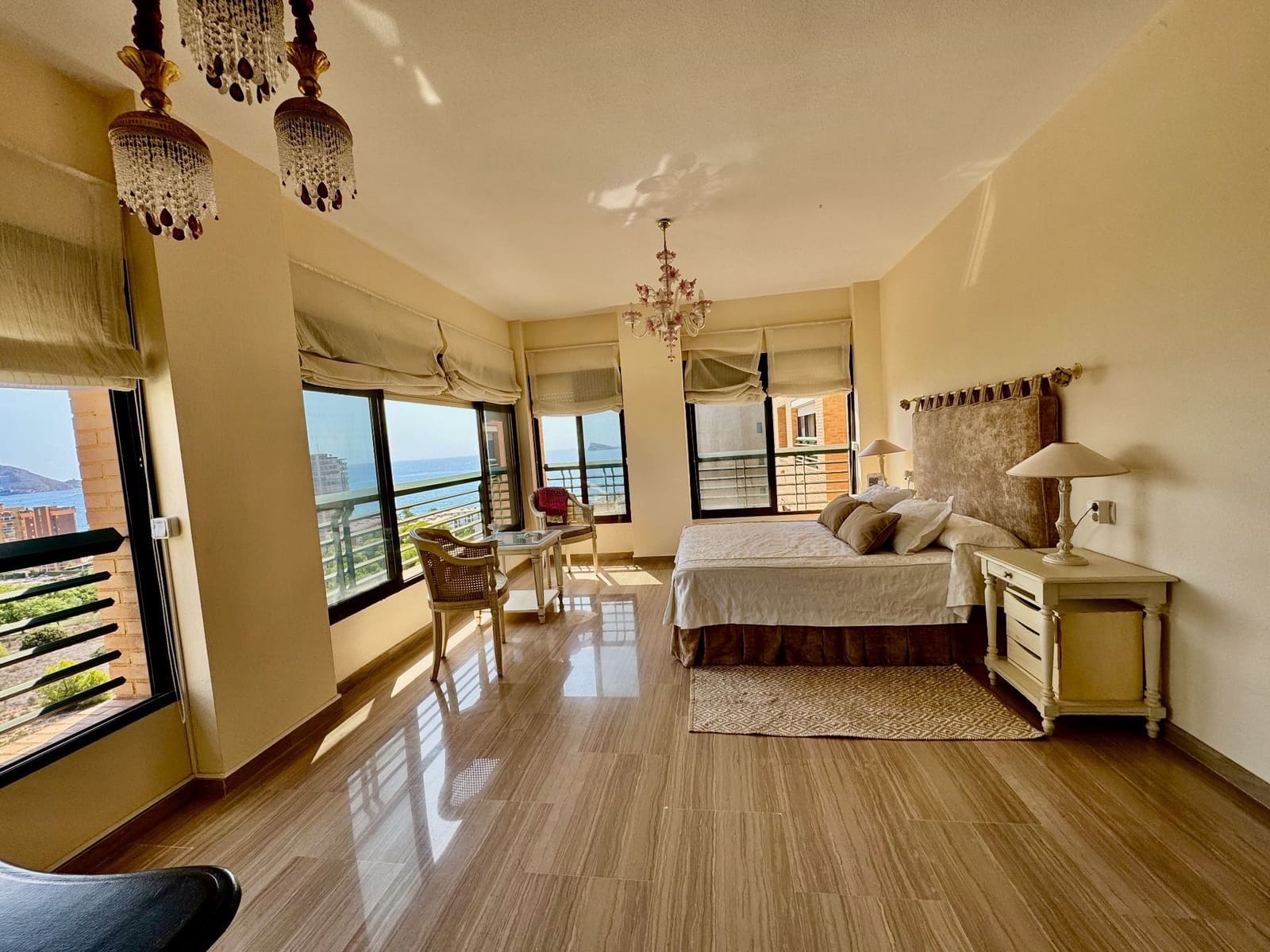 3 sypialnia Penthouse na sprzedaż w Benidorm z basenem garażem - 955 000 € (Ref: 8510002)