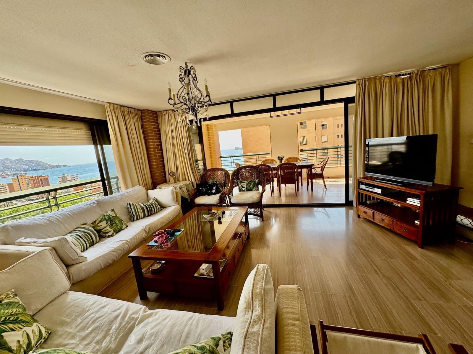 3 sypialnia Penthouse na sprzedaż w Benidorm z basenem garażem - 955 000 € (Ref: 8510002)