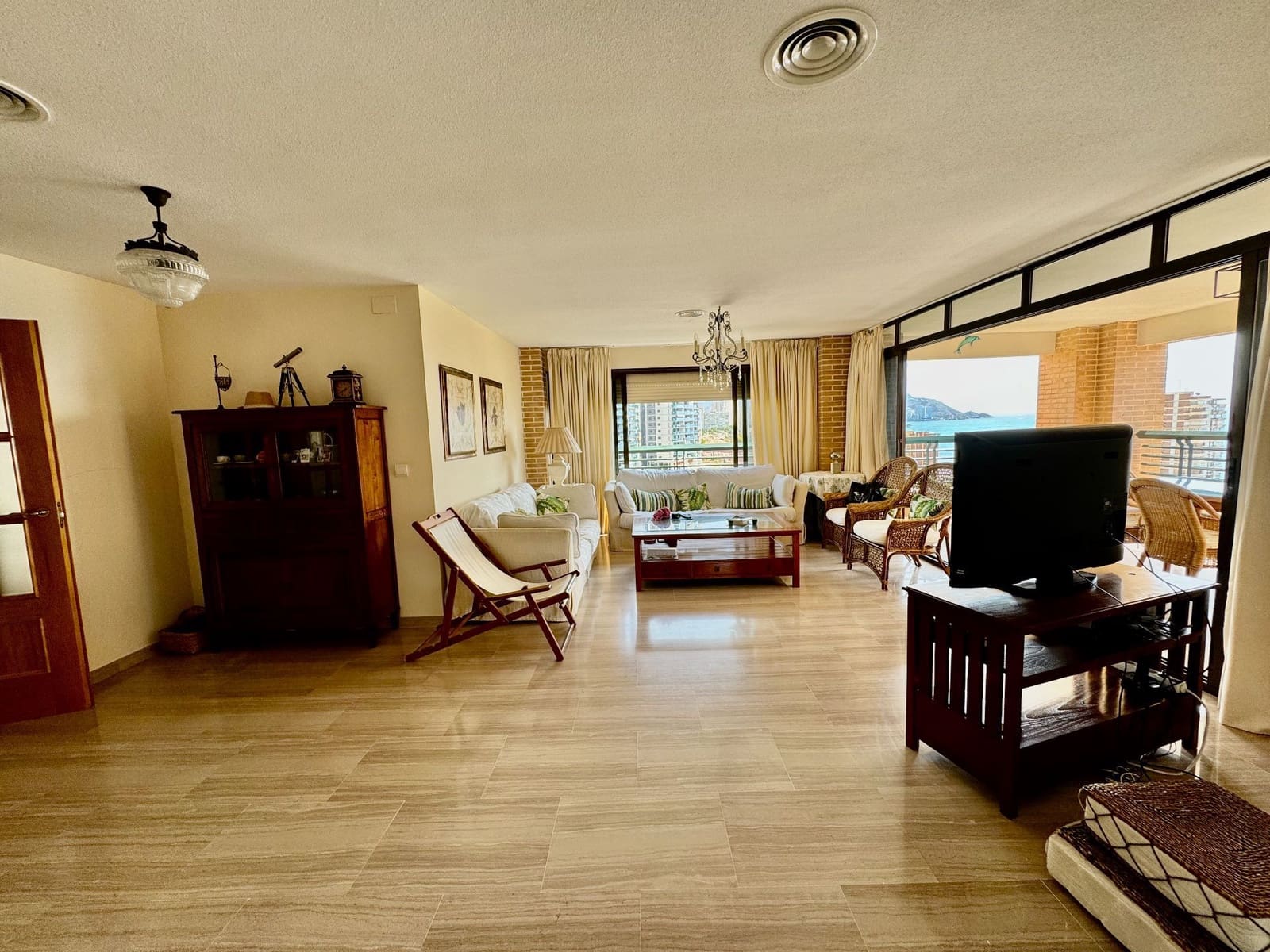 3 sypialnia Penthouse na sprzedaż w Benidorm z basenem garażem - 955 000 € (Ref: 8510002)