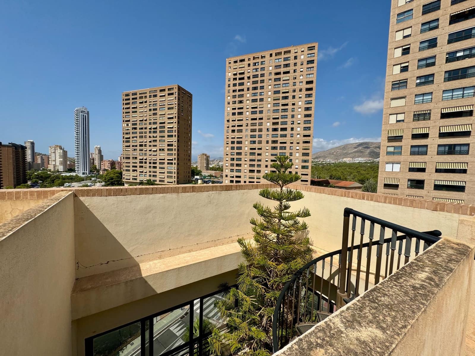 3 sypialnia Penthouse na sprzedaż w Benidorm z basenem garażem - 955 000 € (Ref: 8510002)