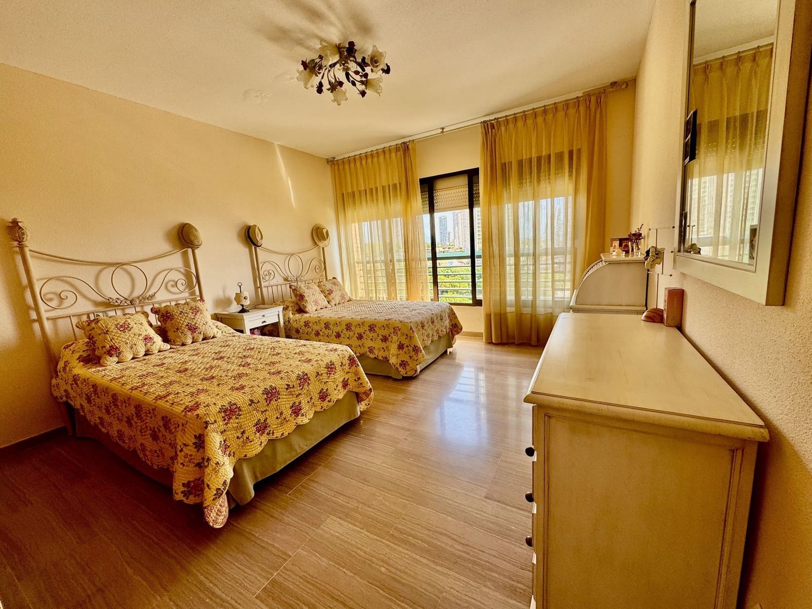 3 sypialnia Penthouse na sprzedaż w Benidorm z basenem garażem - 955 000 € (Ref: 8510002)