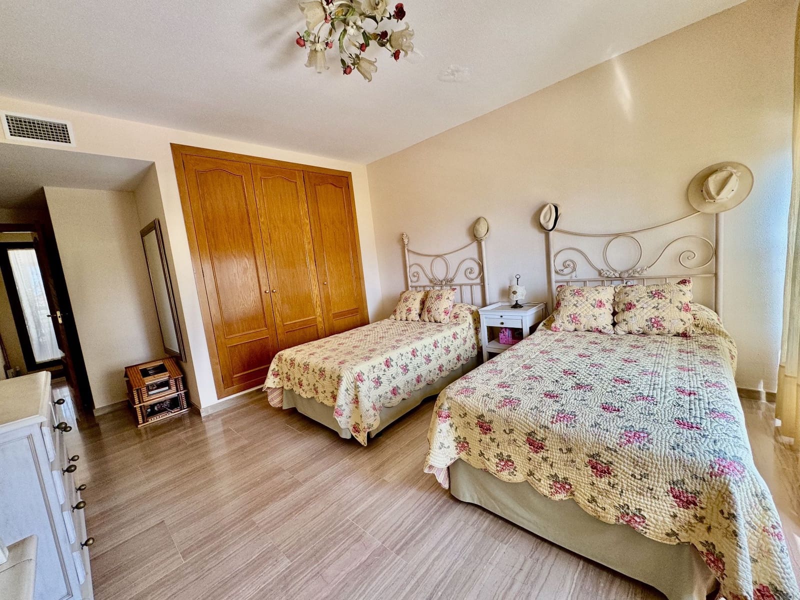 3 sypialnia Penthouse na sprzedaż w Benidorm z basenem garażem - 955 000 € (Ref: 8510002)