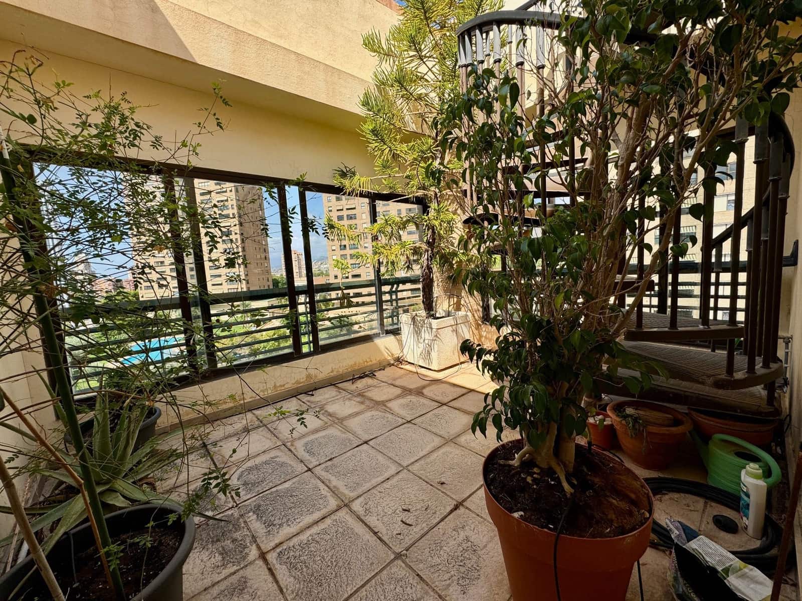 3 sypialnia Penthouse na sprzedaż w Benidorm z basenem garażem - 955 000 € (Ref: 8510002)