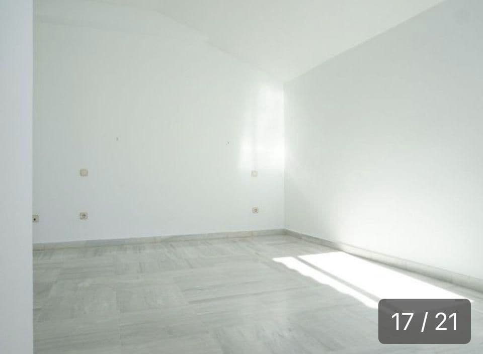 3 Zimmer Penthouse zu verkaufen in Marbella mit Pool Garage - 750.000 € (Ref: 8552544)