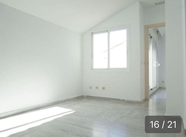 3 Zimmer Penthouse zu verkaufen in Marbella mit Pool Garage - 750.000 € (Ref: 8552544)