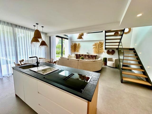 Chalet de 3 habitaciones en Finestrat en venta con piscina garaje - 870.000 € (Ref: 8553952)