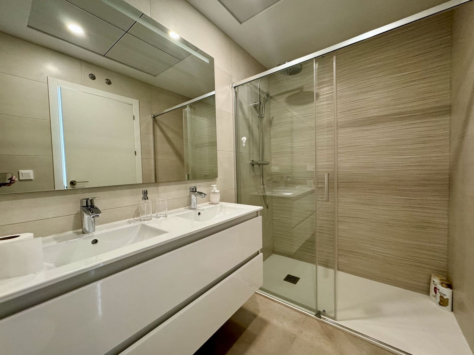 2 Zimmer Apartment zu verkaufen in Benidorm mit Pool Garage - 550.000 € (Ref: 8556559)