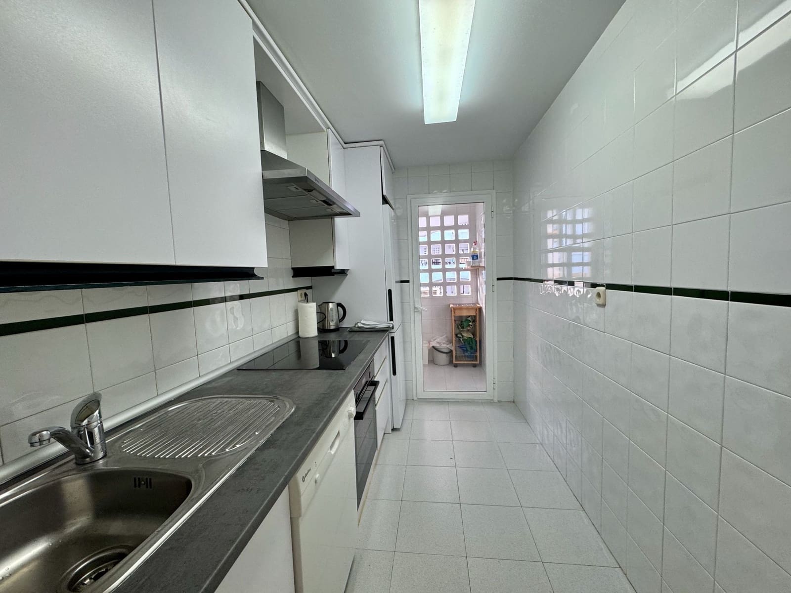 2 makuuhuone Huoneisto vuokrattavana paikassa Puerto Banus mukana uima-altaan 
autotalli - 2 000 € (Ref: 8677664)