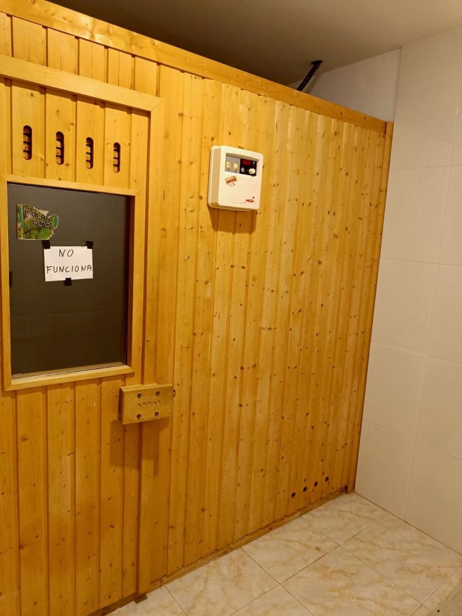 3 Zimmer Apartment zu verkaufen in Benidorm mit Pool Garage - 625.000 € (Ref: 8683845)