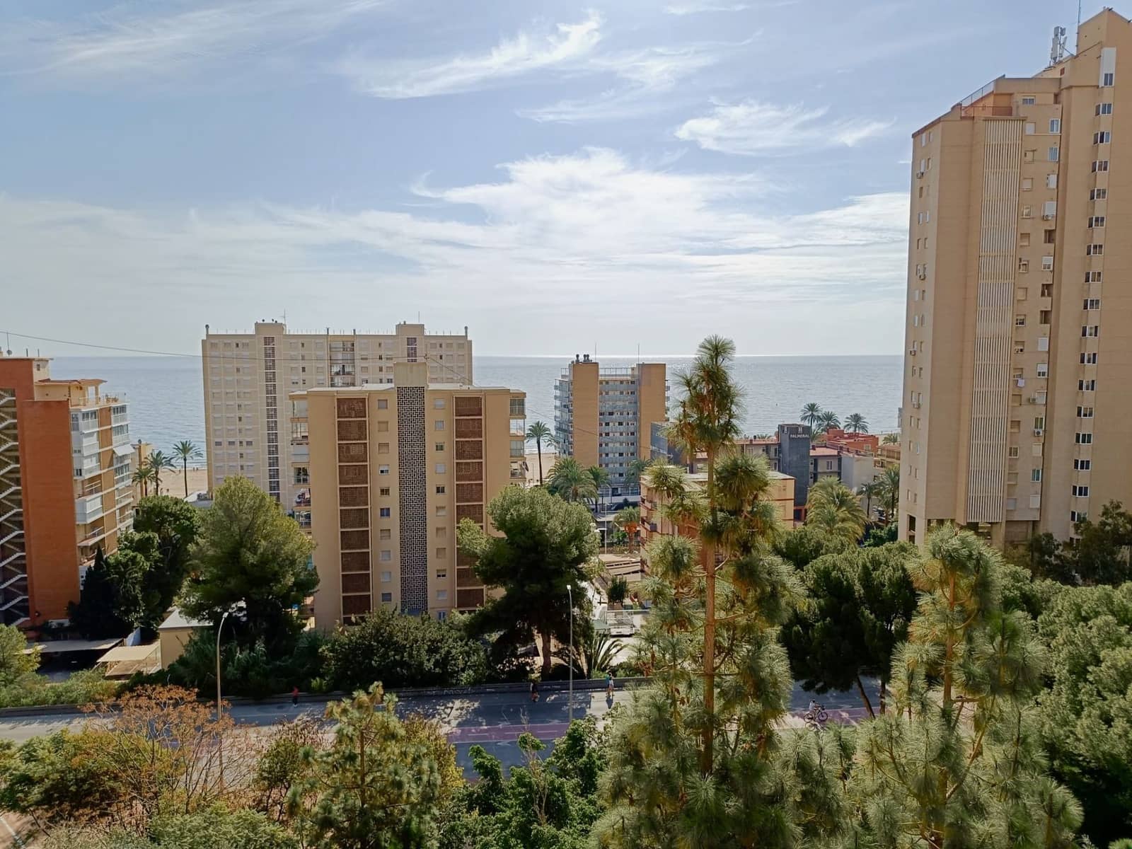 3 Zimmer Apartment zu verkaufen in Benidorm mit Pool Garage - 625.000 € (Ref: 8683845)