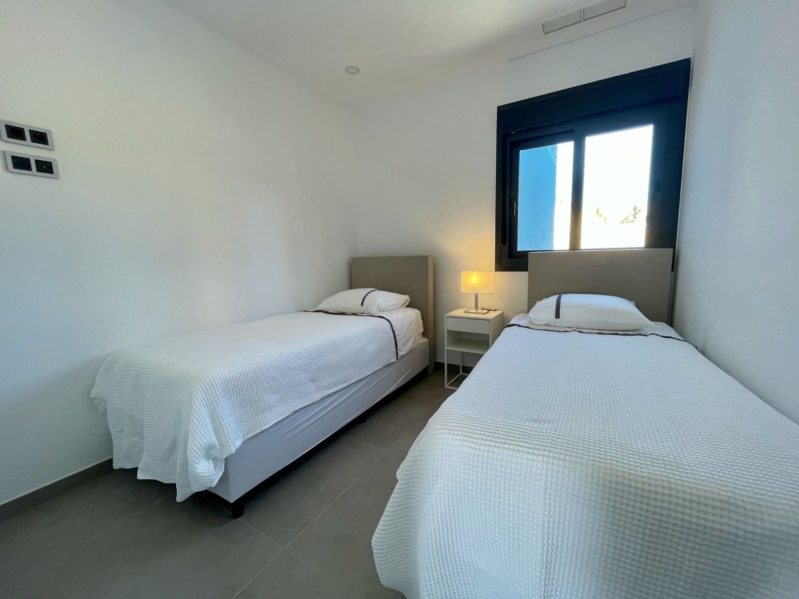 3 Zimmer Apartment zu verkaufen in Benidorm mit Pool Garage - 745.000 € (Ref: 8735157)