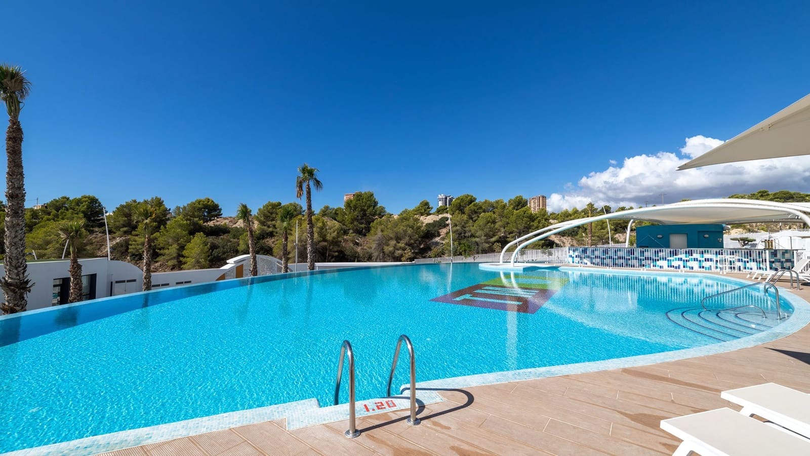 3 Zimmer Apartment zu verkaufen in Benidorm mit Pool Garage - 745.000 € (Ref: 8735157)