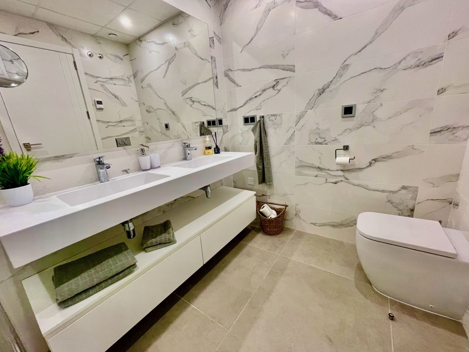 3 Zimmer Apartment zu verkaufen in Benidorm mit Pool Garage - 745.000 € (Ref: 8735157)