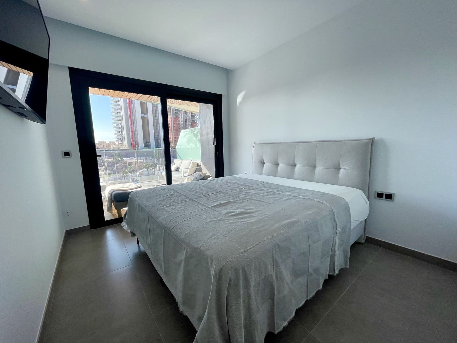 3 Zimmer Apartment zu verkaufen in Benidorm mit Pool Garage - 745.000 € (Ref: 8735157)