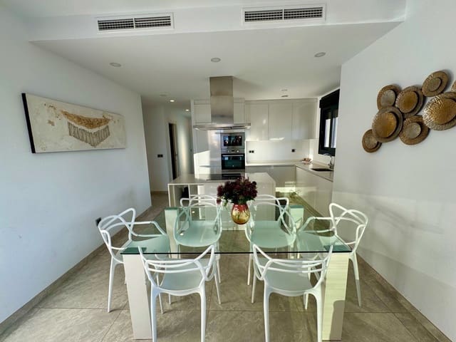 3 soverom Leilighet til salgs i Benidorm med svømmebasseng garasje - € 720 000 (Ref: 8757413)