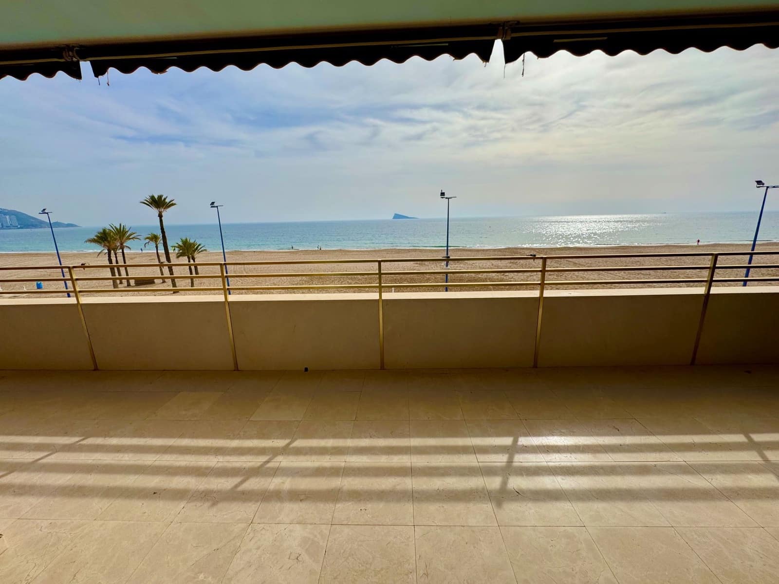 3 bedroom Apartment for sale in Benidorm with pool garage - € 735,000 (Ref: 8809300)