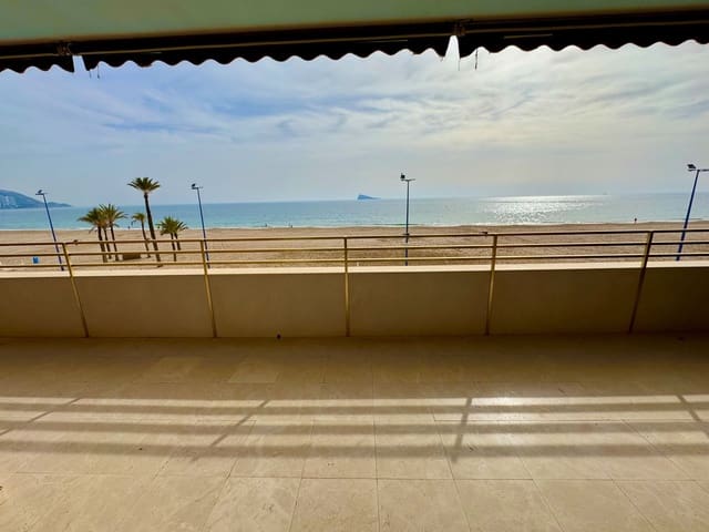 3 bedroom Apartment for sale in Benidorm with pool garage - € 735,000 (Ref: 8809300)