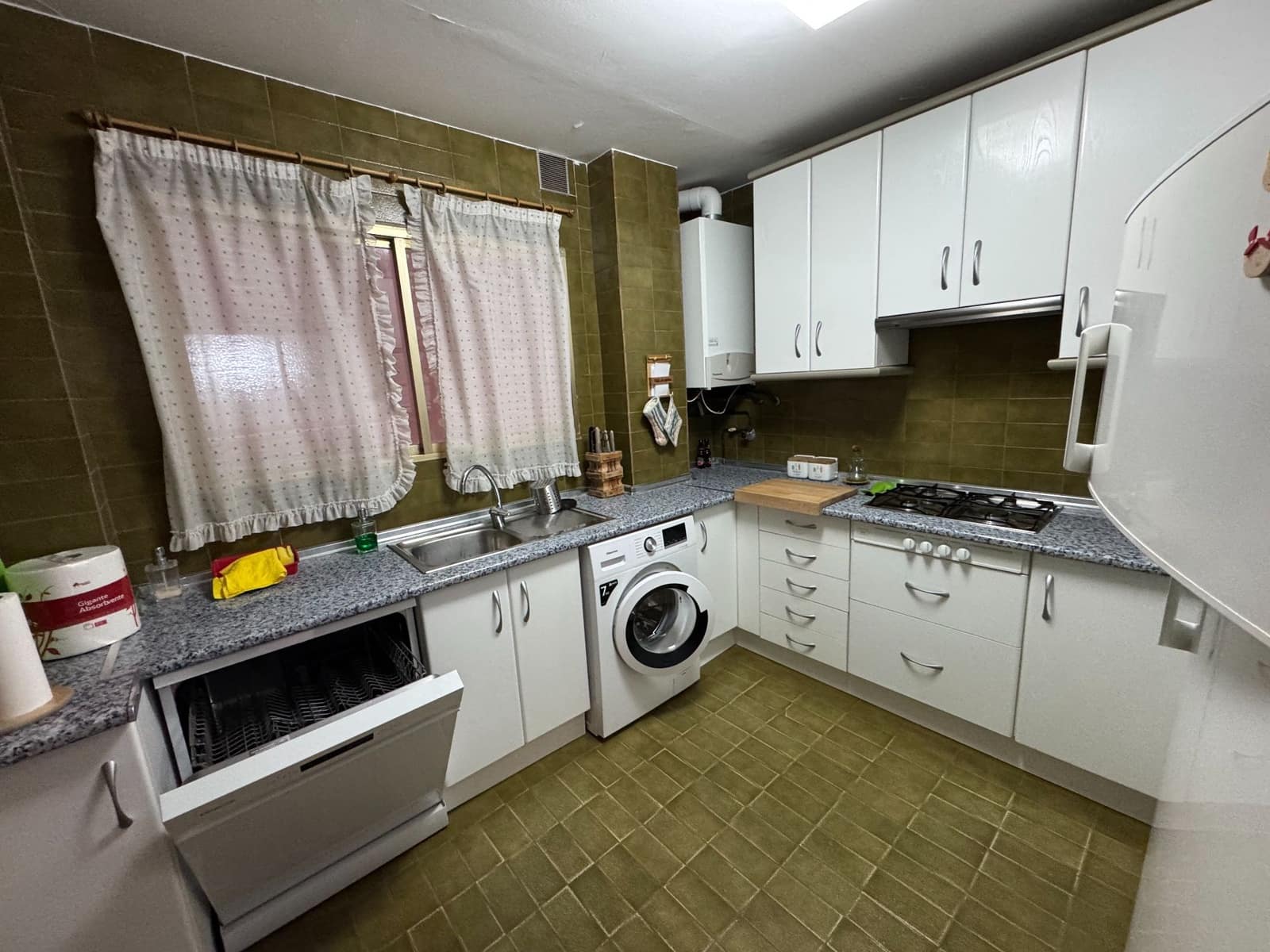 3 bedroom Apartment for sale in Benidorm with pool garage - € 735,000 (Ref: 8809300)