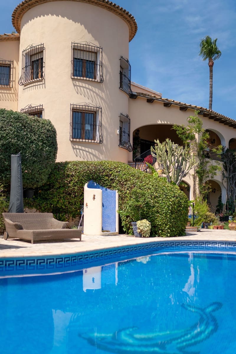 5 sypialnia Willa na sprzedaż w Benissa z basenem garażem - 1 800 000 € (Ref: 8964175)