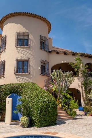 5 sypialnia Willa na sprzedaż w Benissa z basenem garażem - 1 800 000 € (Ref: 8964175)