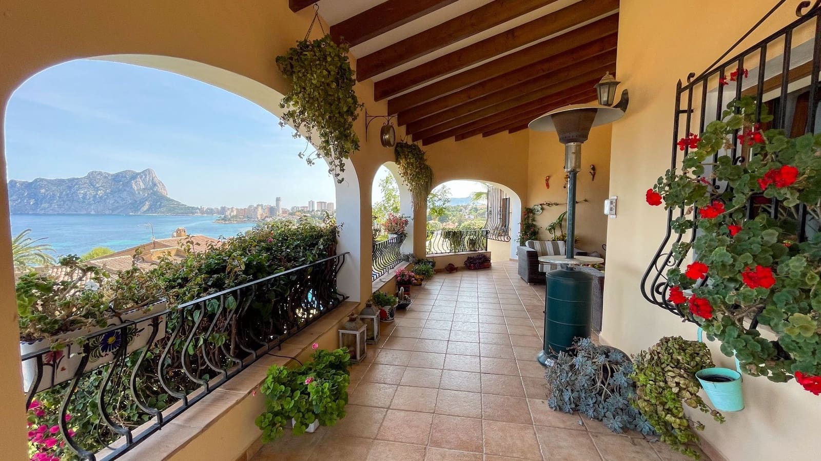 5 sypialnia Willa na sprzedaż w Benissa z basenem garażem - 1 800 000 € (Ref: 8964175)