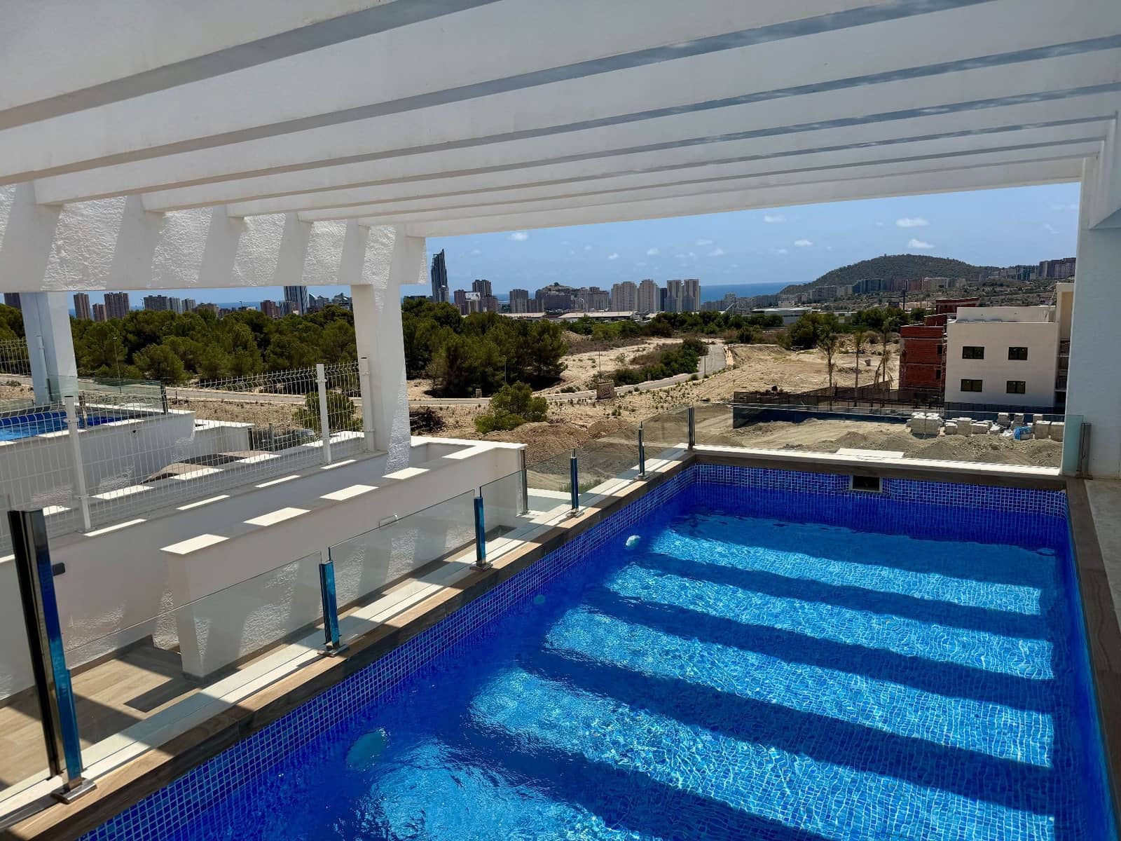 Bungalow de 2 habitaciones en Finestrat en venta con piscina garaje - 379.900 € (Ref: 9157834)