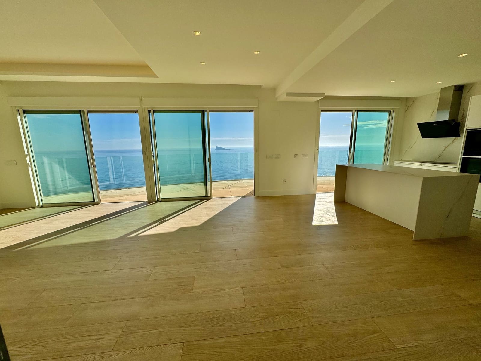 Apartamento de 4 habitaciones en Benidorm en venta con garaje - 4.300.000 € (Ref: 9169342)