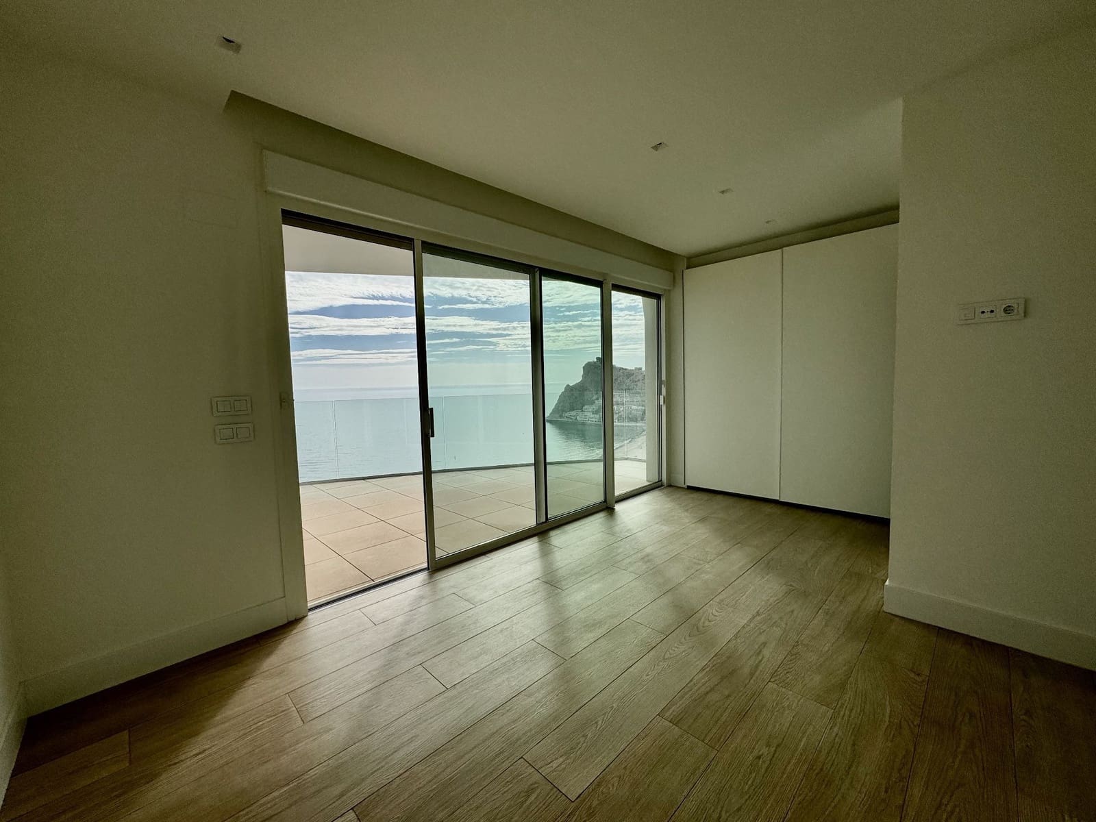 Apartamento de 4 habitaciones en Benidorm en venta con garaje - 4.300.000 € (Ref: 9169342)
