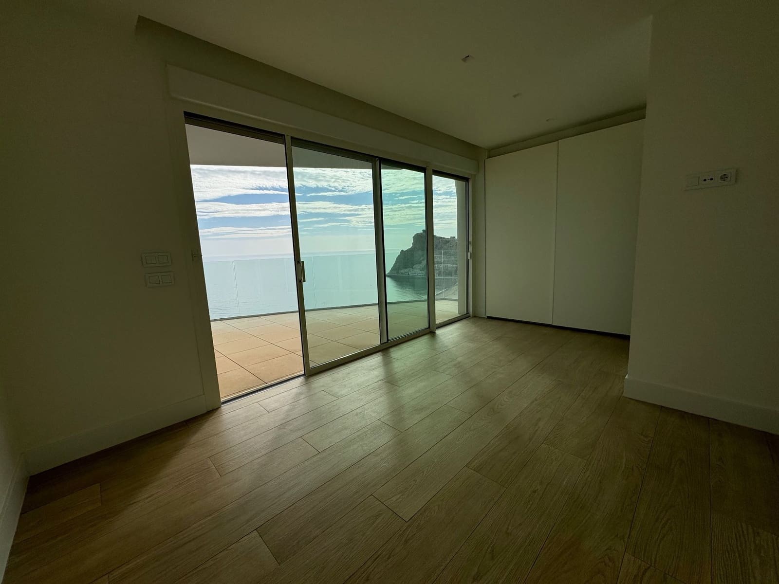 Apartamento de 4 habitaciones en Benidorm en venta con garaje - 4.300.000 € (Ref: 9169342)