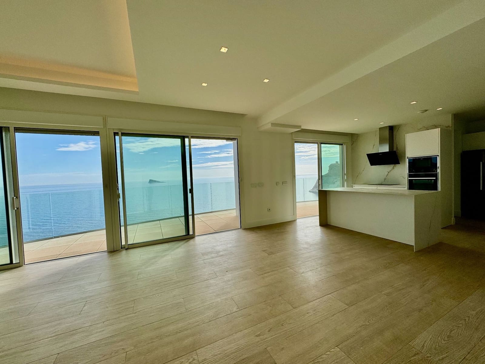 Apartamento de 4 habitaciones en Benidorm en venta con garaje - 4.300.000 € (Ref: 9169342)